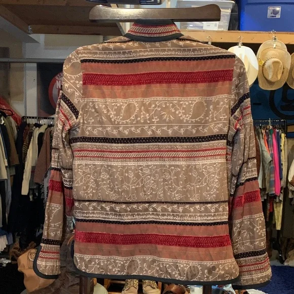 Women's Multicolor Patterned Jacket - Picture 6 of 8